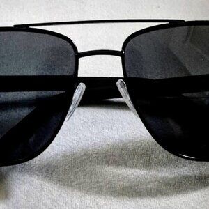 COLUMBIA VAMOOSE XL C112S MENS SUNGLASSES IN SATIN BLACK WITH SMOKE LENSES $141